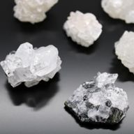 Кластери Білого Апофіліту 20–30 мм