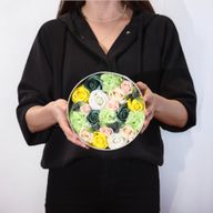 Кругла Коробка - Весняні Святкування - Жовті та Зелені