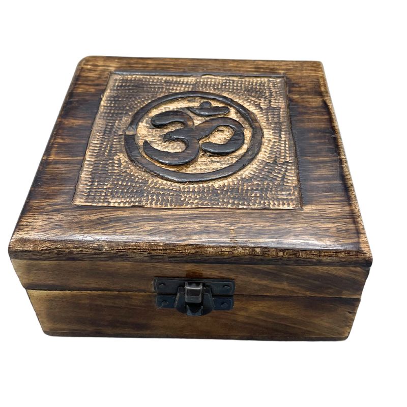Квадратна Дерев'яна Шкатулка 13x13x6 см - Ом