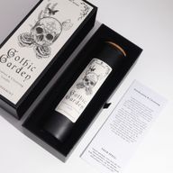 Gothic Garden чорна свічка з корковою кришкою у своїй подарунковій коробці