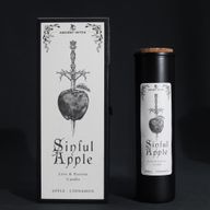 Sinful Apple ритуальна свічка та яблуко, проколоте атаме, подарункова коробка на чорному тлі