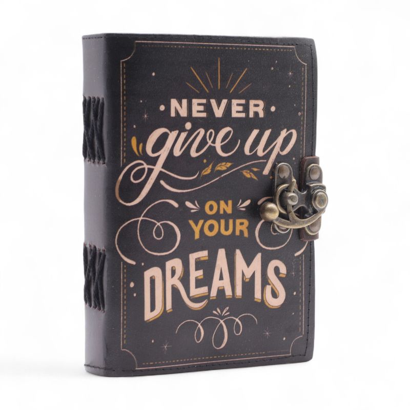 Шкіряний Блокнот "Never Give Up On Your Dreams" - 200 Сторінок 18х13 см