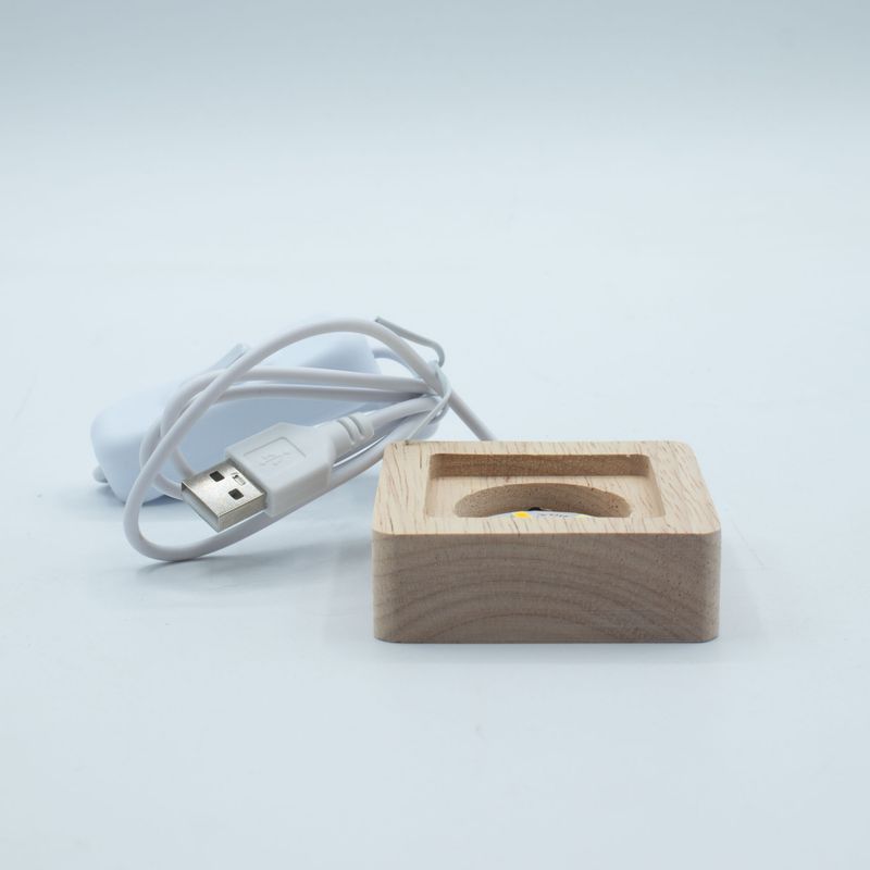 Дерев'яна LED-підставка з USB Квадратна 6 см - Холодне/Тепле/Денне Світло