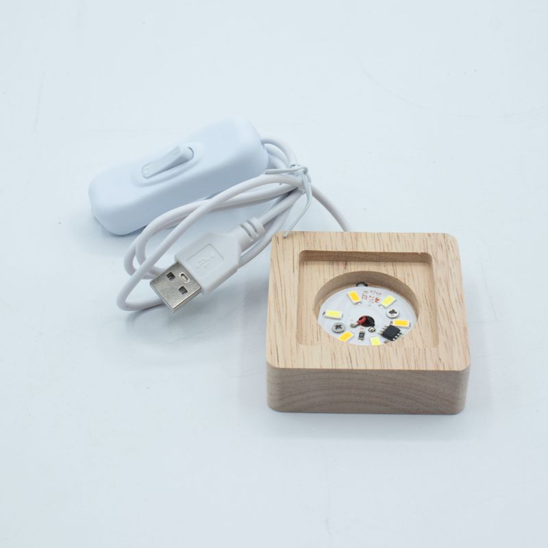 Дерев'яна LED-підставка з USB Квадратна 6 см - Холодне/Тепле/Денне Світло