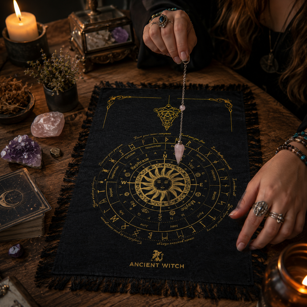 Ancient Witch - скатертини для ворожіння з маятником