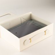 Розбірна подарункова коробка - середнього розміру (24x18.2x8 см) - біла