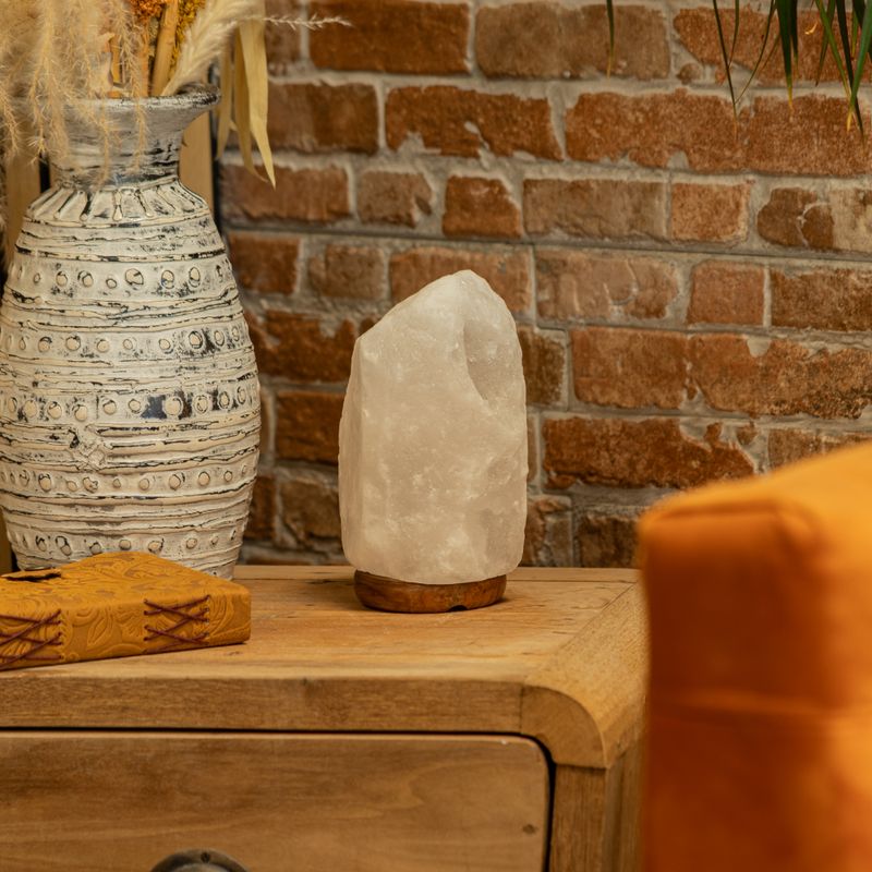Гімалайська соляна лампа Crystal Rock - та підставка приблизно 2-3 кг