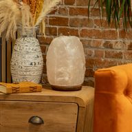 Світильник із гімалайської солі Crystal Rock — з основою приблизно 8–10 кг